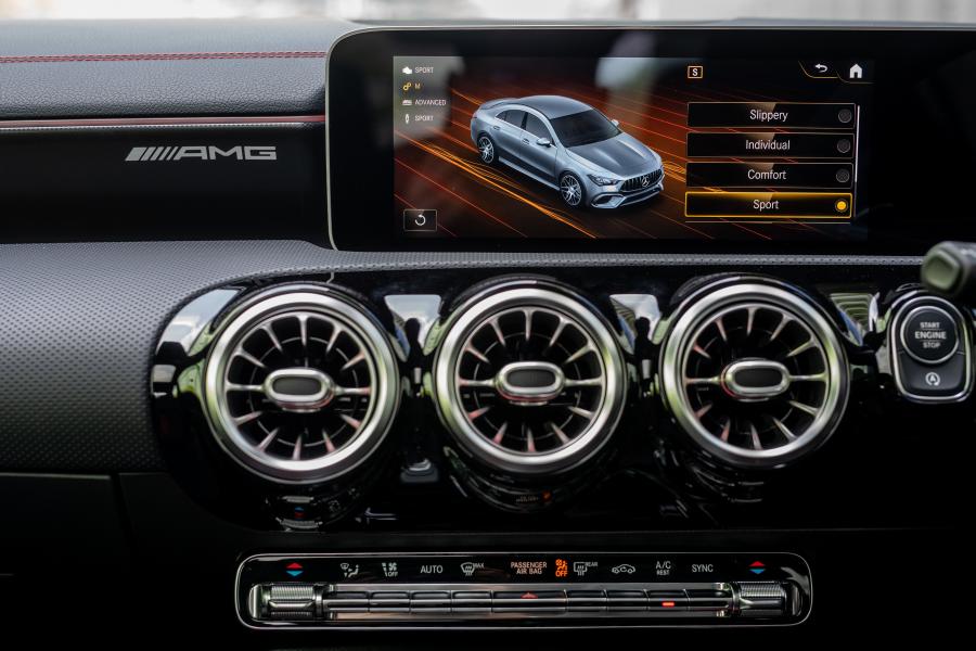 Детали интерьера Mercedes-AMG CLA45 S 4Matic+ (C118) 2019 года  (JP) (фото 26 из 41)